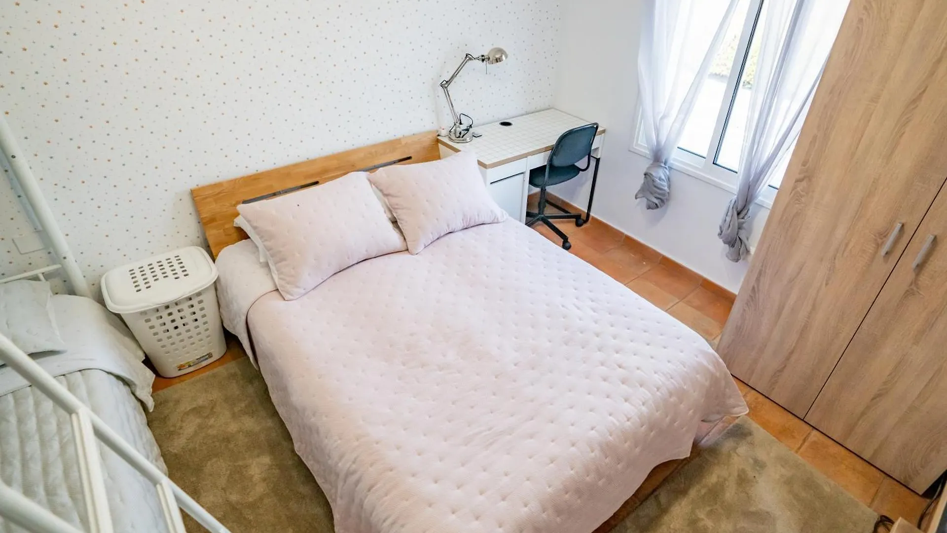 Affittacamere Casa Julio - Alcala Complete Coastal Retreat - Entire Apartment - 3 Min Walk From The Ocean - Shared Entrance With Host Spagna