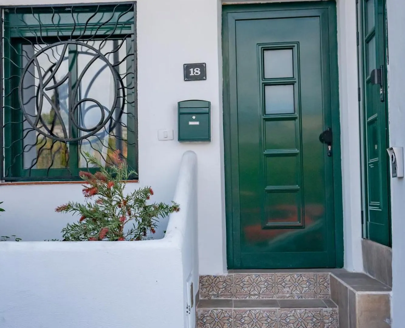 Guest house Casa Julio - Alcala Complete Coastal Retreat - Entire Apartment - 3 Min Walk From The Ocean - Shared Entrance With Host Spain
